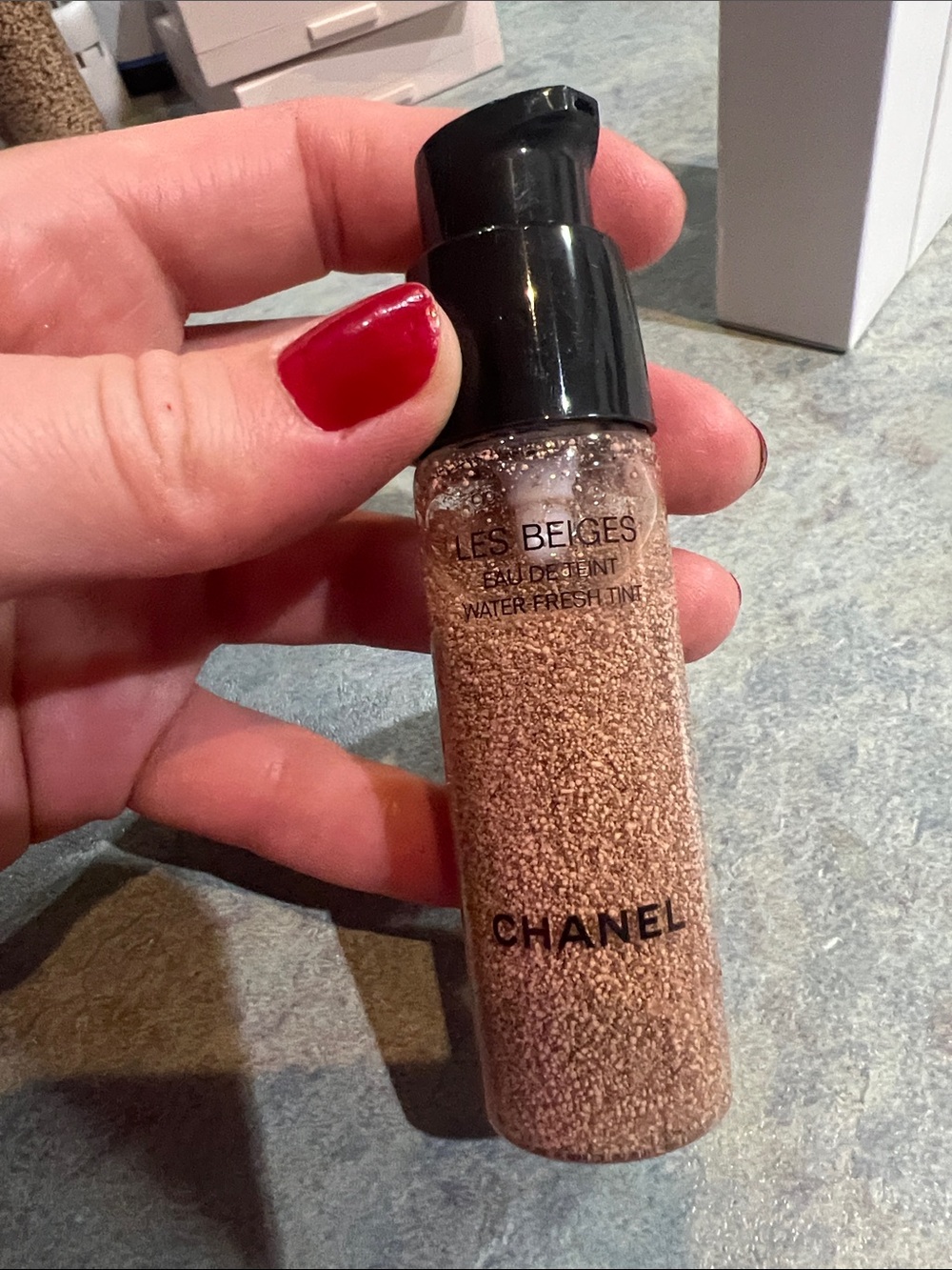 CHANEL Les Beiges weather-fresh tint in shade medium, travel size 20ml